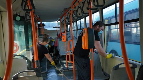 Societatea de Transport Bucureşti, acţiune de curăţare şi igienizare a mijloacelor de transport în comun
