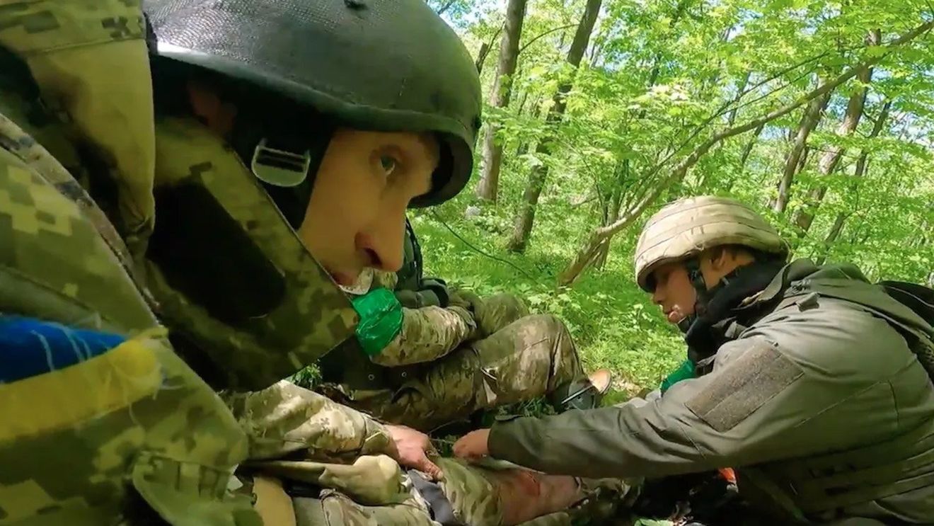 VIDEO "Trebuie să ne mișcăm sau vom muri". Fiul unui deputat conservator, pe linia întâi în Ucraina
