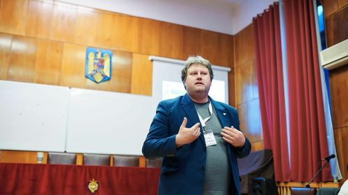 Profesorul Doru Căstăian, despre planurile cadru: Numărul de ore alocat oricărei discipline este irelevant dacă disciplinele sunt predate prost