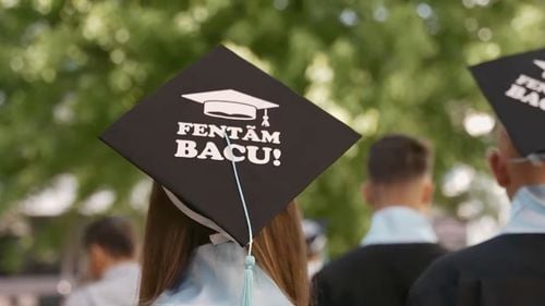 Companiile concediază lucrătorii din Generația Z la scurt timp după ce i-au angajat. Ce se ascunde în spatele dificultăților lor pe piața muncii?