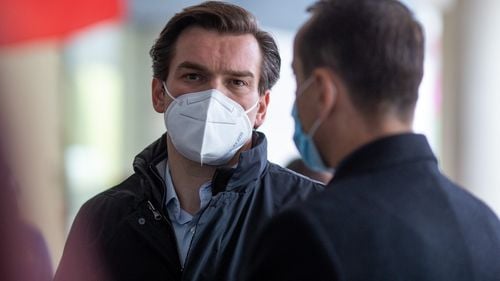 Secretar de stat în Ministerul Sănătății, întrebat dacă bărbaţii ar fi mai expuşi la variola maimuţei: ”Nu, nu există o astfel de chestiune/ Lucrurile trebuie privite fără discriminare şi fără stigmatizare”