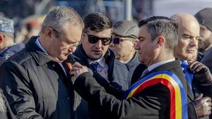 Surpriză în PNL: primarul de Iași Mihai Chirica și-a depus candidatura pentru Senat și Camera Deputaților. El susține că vrea să tragă în sus lista PNL, dar va rămâne primar / Suspiciuni că vrea să își tergiverseze dosarele penale după metoda Dan Voiculescu