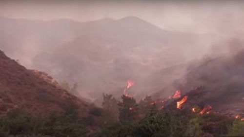 Franţa trimite 180 de pompieri să lupte împotriva incendiului care se apropie de Atena