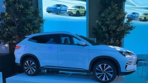 VIDEO Un SUV electric chinezesc, disponibil și în România, rezistă la trei lovituri de fulger fără a răni șoferul și fără defecțiuni