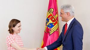 Ministrul Dragoș Pîslaru: Cetățenii Republicii Moldova au mâine șansa să voteze pentru stabilitate, prosperitate și siguranță