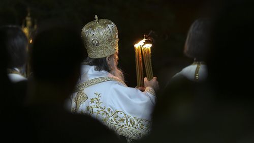 Patriarhul paralel: Cum a fost construit cultul Teodosie, cu politicieni, preoți, oameni de afaceri, instituții publice și Facebook / Sprijin total pentru AUR și Călin Georgescu