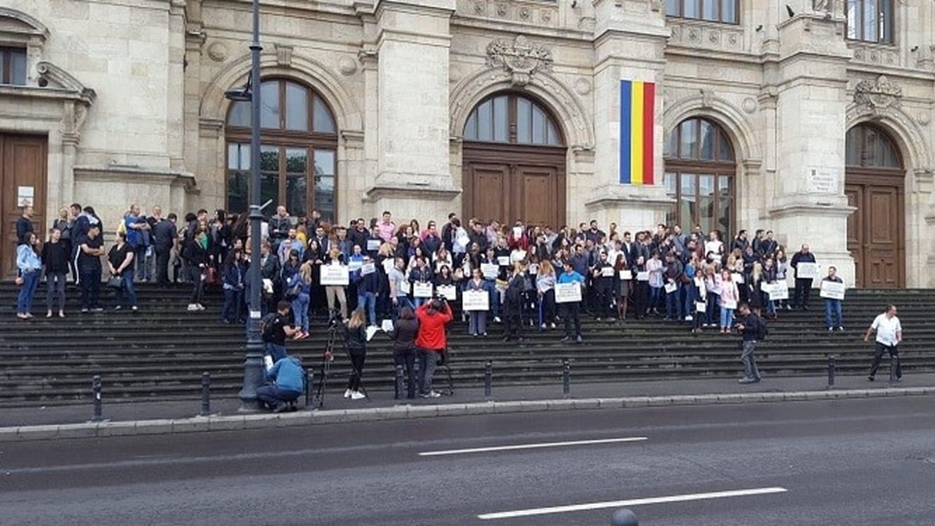 Parchetul de pe lângă Judecătoria Sectorului 2 anunță că își exprimă susținerea față de Augustin Lazăr și solicită ”abandonarea de îndată” a procedurii de revocare