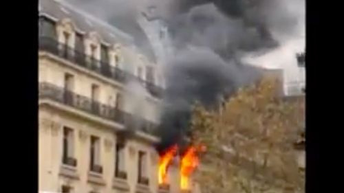 VIDEO Incendiu de proporţii în apropierea Operei Garnier, din centrul Parisului