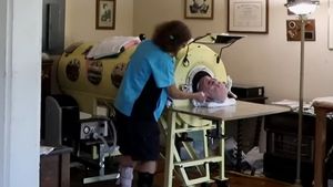 VIDEO Un bărbat care şi-a petrecut ultimii 70 de ani din viaţă într-un plămân de fier a murit la 78 de ani