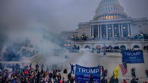 Polițiștul care a ucis o protestatară în revolta pro-Trump de la Capitoliu a fost exonerat de acuzații