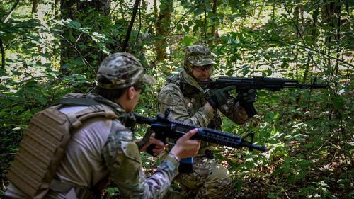 Premierul polonez avertizează că situaţia pe frontul din Ucraina a devenit "critică" / Polonia nu poate oferi Kievului sisteme Patriot