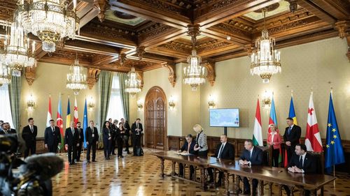 Szijjarto: Viitorul cablu submarin de transport de energie electrică prin Marea Neagră, un record mondial în materie de lungime / Lucrările de construcţie vor dura ''teoretic'' 3-4 ani