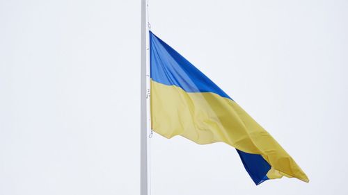 Trupele rusești s-au întors în orașul Kreminna, care era „complet gol” în urmă cu o zi, pentru a rupe steagurile ucrainene ridicate partizanii locali – guvernatorul din Luhansk