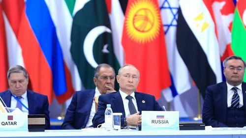 Putin a semnat un decret care permite statului rus să suspende directorii și acționarii oricărei companii care nu respectă contractele de apărare ale statului, în condiții de lege marțială