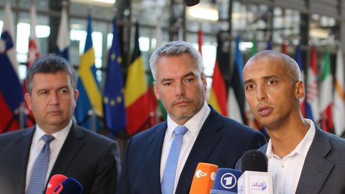 Poziție comună a miniștrilor de interne din Austria, Cehia și Danemarca: Refugiații afgani trebuie să rămână în țările vecine Afganistanului, nu să vină în Europa