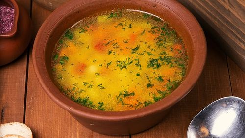 Niciun elev din România nu mai primește mâncare la școală în programul „Masa caldă“, deși am intrat în a treia săptămână de școală. Guvernul a alocat bani doar până în iunie, iar Ministerul Educației abia acum pregătește normele de aplicare