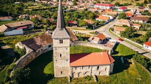 Turiștii care merg în Transilvania pot face turul bisericilor fortificate ridicate de sași