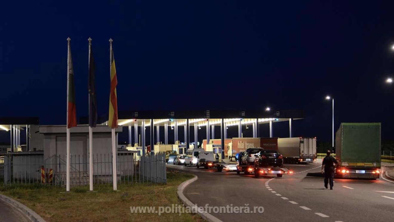 Doi tineri imigranţi găsiţi în patul din cabina unui camion, în vama Calafat-Vidin