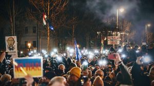 Mii de oameni au protestat în Ungaria, cerând să înceteze „propaganda” presei de stat