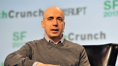 Miliardarul filantrop evreu rus Iuri Milner a promis să doneze 100 de milioane de dolari pentru sprijinirea refugiaților ucraineni. El s-a distanțat mai demult de Vladimir Putin