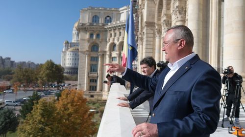 Nicolae Ciucă a recunoscut că a fost membru al Partidului Comunist Român de la 19 ani, dar ”nu am fost niciodată comunist”. El a răspuns la o întrebare pusă de Marcel Ciolacu / Nu am plagiat la doctorat