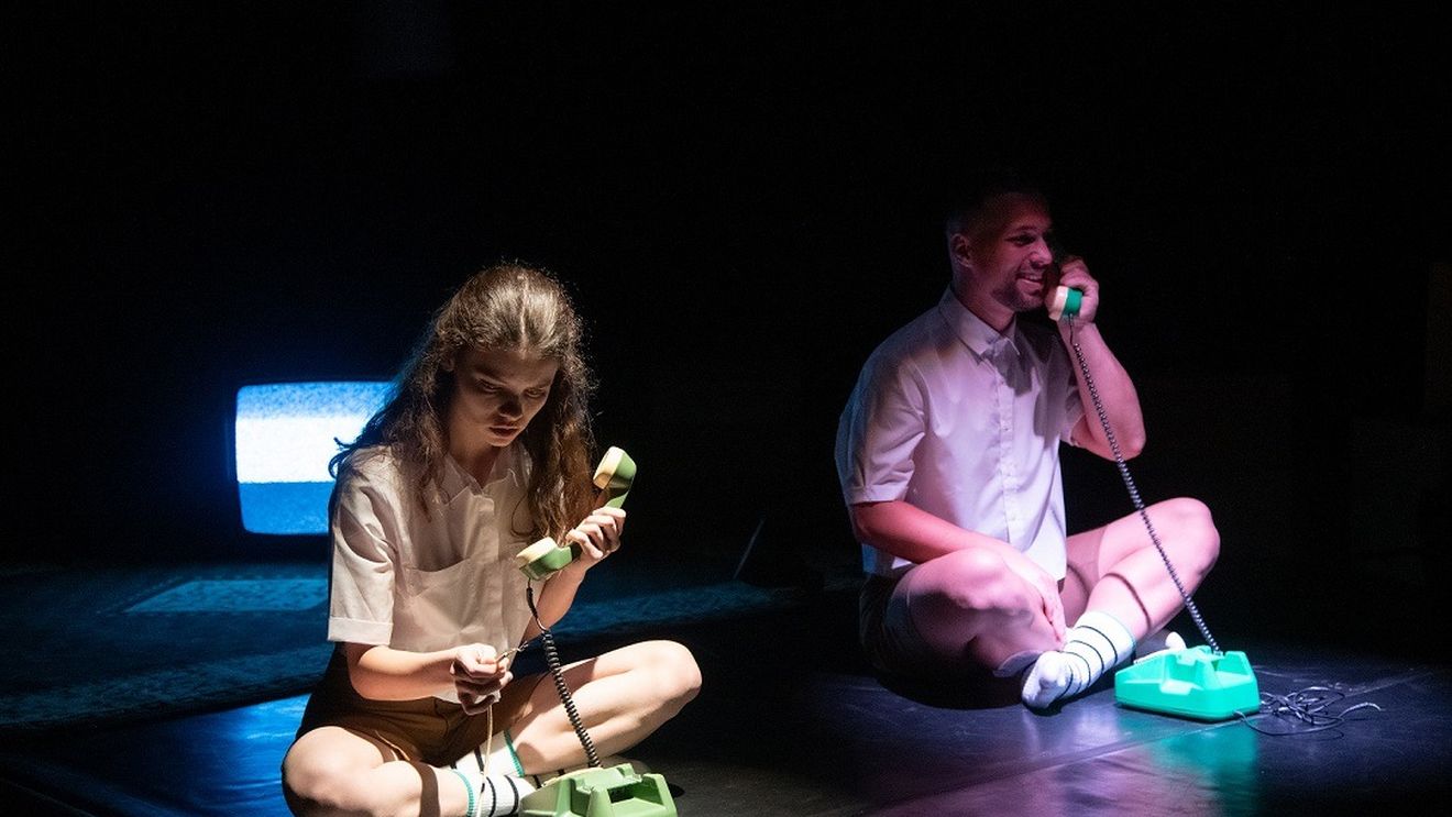 CTRL + Z – un spectacol sensibil despre adultul copil