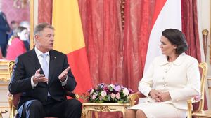 Iohannis, la Budapesta: Cred cu tărie că este absolut necesară evitarea gesturilor unilaterale sau controversate