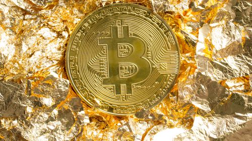 Bitcoin trece din nou de pragul de 100.000 de dolari