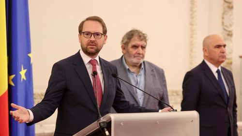Dominic Fritz: Mâine, Preşedinta Maia Sandu are nevoie de fiecare vot pentru a ţine Moldova pe drumul european. Şi la Timişoara se poate vota. Dacă ai colegi sau cunoscuţi care pot vota mâine, spune-le că îi susţii. Fiecare vot e o declaraţie de libertate