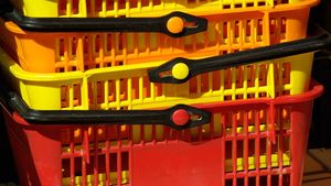 ANPC: Supermarketul ”La Cocoş” din Bucureşti a remediat toate deficienţele şi a fost redeschis / Unitatea a fost închisă marți / ”Între autoritatea noastră şi unii dintre operatorii economici sancţionaţi este nevoie de o colaborare periodic mai strânsă”