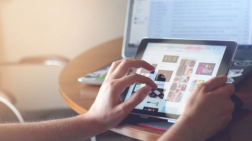 Școala online, timpul de ecran, aplicațiile de familie – Schimbările profunde prin care au trecut tehnologiile pentru copii în 2020, sub presiunea pandemiei / Protecția datelor și siguranța, în centrul atenției și anul viitor