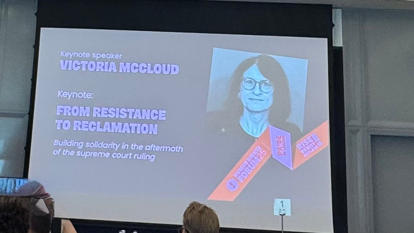 O fostă judecătoare transsexuală din Regatul Unit contestă la CEDO definiţia legală a femeii stabilită de către Curtea Supremă britanică. ”Noi de-acum avem două sexe deodată”