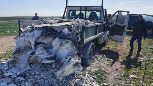 Amendă de 10.000 lei pentru un bărbat care arunca deșeuri din construcții pe câmp