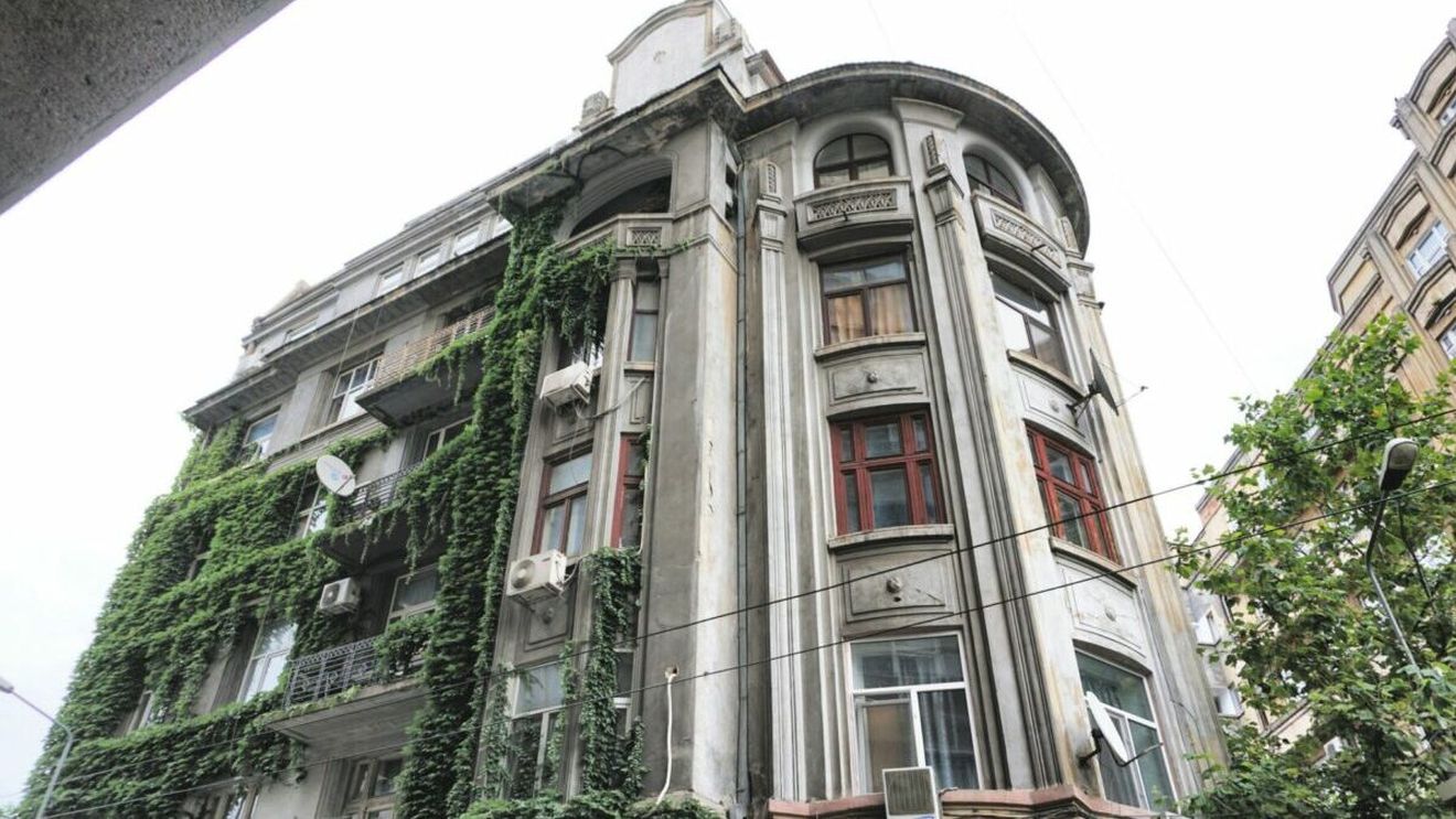 O clădire emblematică din centrul Bucureștiului va fi restaurată cu bani europeni din PNRR. Blocul e situat în apropierea Pieței Rosetti