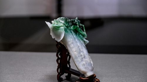 Cum a devenit o varză de jad una dintre cele mai iubite comori ale Taiwanului / Este transportată într-un container special, însoțit de poliție