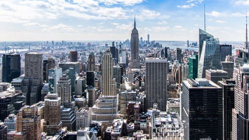 Socialistul democrat Zohran Mamdani ar putea deveni primarul New York-ului / El promite înghețarea chiriilor, stârnind îngrijorare pe piața imobiliară