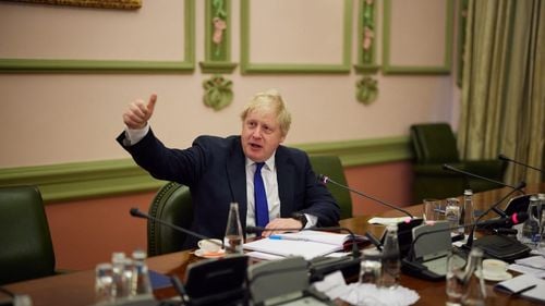 Premierul Boris Johnson anunță că ambasada Marii Britanii la Kiev va fi redeschisă „foarte curând”