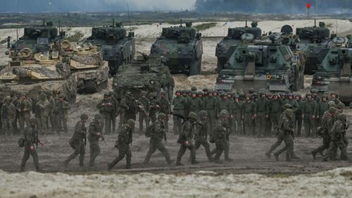 NATO își scoate artileria la înaintare. Un nou exercițiu militar a început pe flancul estic al Alianței, inclusiv în România