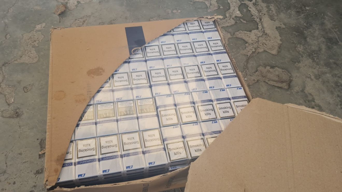 Angajați ai MAE bulgar au fost arestați la frontieră pentru contrabandă cu țigări / Au folosit un autobuz de serviciu și pașapoarte diplomatice