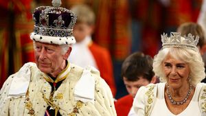 Regina Camilla spune că regele Charles „îşi iubeşte munca şi asta îl face să meargă mai departe”