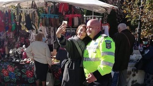 Polițistul care le-a dus pe Oana Lovin și Codruța Cerva la racla Sfintei Parascheva, cercetat disciplinar în trecut. A fost acuzat că ar fi zgâriat cu cheia mașinile colegilor