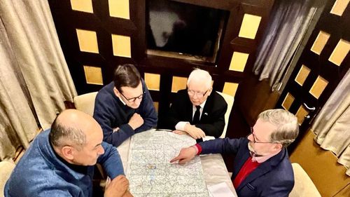 FOTO Prim-miniştrii Cehiei, Poloniei şi Sloveniei au ajuns în Ucraina / Aici, în Kievul sfâșiat de război, se face istoria - a transmis premierul Poloniei