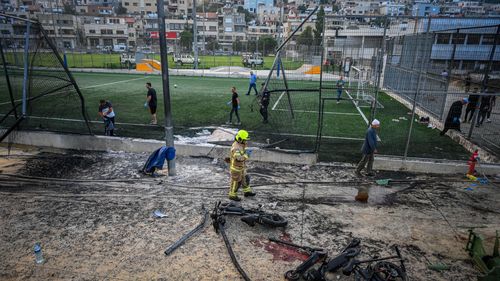 VIDEO Atacul Hezbollah a încălcat toate liniile roşii şi răspunsul va fi pe măsură, anunță Israelul după tirul cu rachete de sâmbătă seara pe înălțimile Golan / Au murit cel puțin 12 persoane, inclusiv copii, iar alte zeci au fost rănite