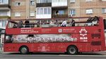 VIDEO Protest inedit al șoferilor transportului în comun din Alba Iulia / S-au plimbat prin oraș într-un autobuz supraetajat / De mai bine de o lună sunt în grevă generală