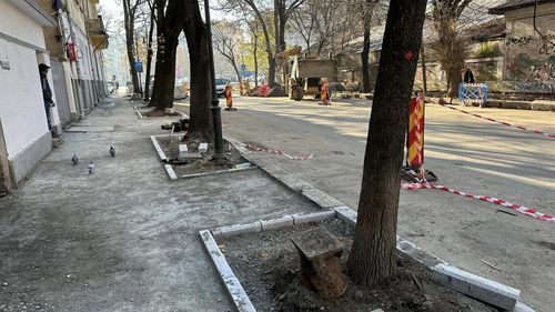 Nicuşor Dan anunţă lucrări de reparare a trotuarelor de pe Bulevardul Regina Elisabeta și străzile adiacente