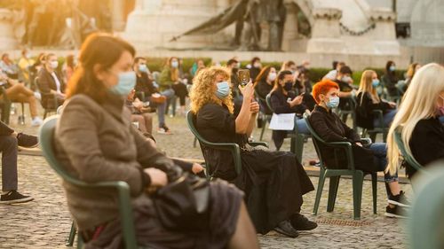 Un clujean organizează concerte cu acces gratuit până la finalul lunii pentru a reanima zona centrală: Nu lăsați orașele să moară. Uitați-vă cât de trist e Clujul fără festivaluri și evenimente!