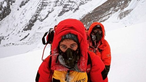 Alpinista Maria Dănilă, prima româncă care urcă pe Vârful Annapurna din Himalaya / A ajuns la 8.091 de metri altitudine
