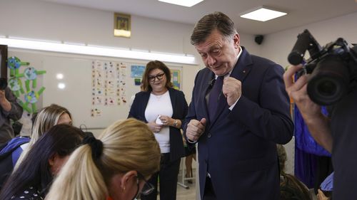 Crin Antonescu a votat împreună cu familia: „Am votat pentru o Românie unită, puternică, demnă”