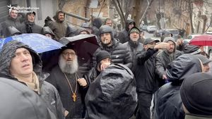 Un tribunal georgian a condamnat o activistă la cinci zile de detenție administrativă pentru că a defăimat o icoană cu dictatorul sovietic Iosif Stalin, născut în Georgia, într-o catedrală din Tbilisi