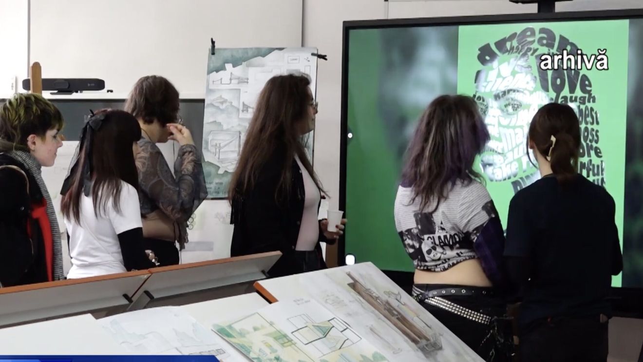 Liceul de Artă din Deva primeşte o clasă în plus, după un protest al părinţilor